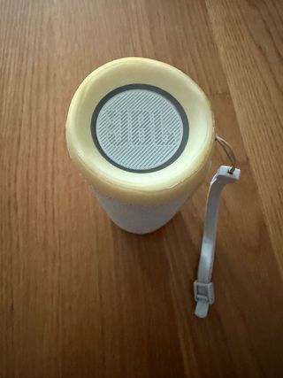 Altavoz JBL Gris y Beige