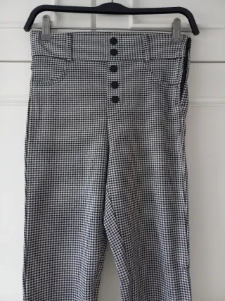 Pantalón cuadros Zara
