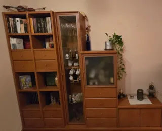 Mueble de salón madera y cristal