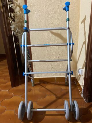 Andador Caminador Plegable con Ruedas
