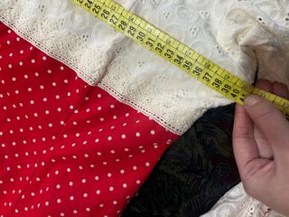 Traje Flamenco Rojo y Beige Lunares y perforado