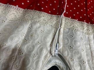 Traje Flamenco Rojo y Beige Lunares y perforado