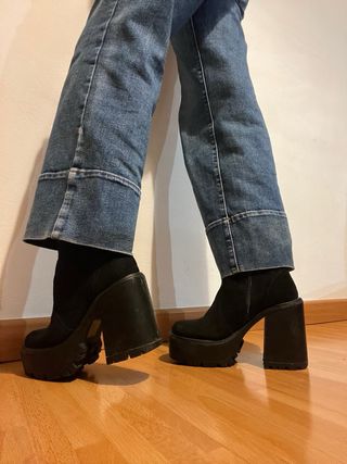 Botines negros tacon