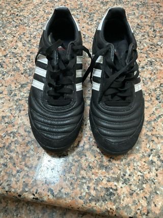 Botas de fútbol Adidas negras