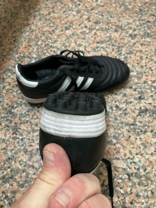 Botas de fútbol Adidas negras