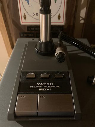 Microfone de Mesa Yaesu MD-1