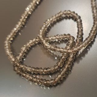 Collar de cuentas marrón