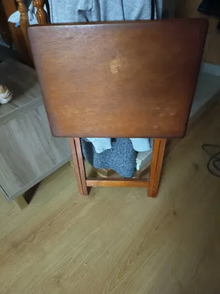 Mesita plegable de madera