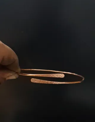Pulsera de cobre martillado