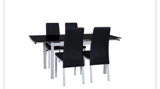 Mesa de comedor con 4 sillas