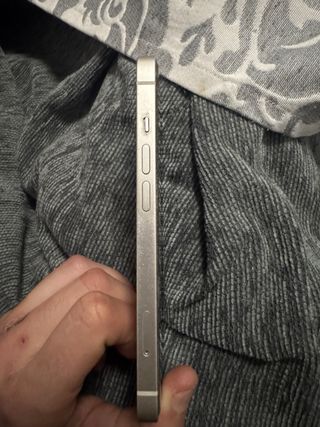 Iphone 14 blanco con 87% de bateria y 128GB