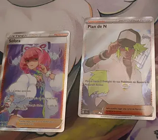 Lote Pokémon: 4 Muñecos, 3 Pin,s y 2 Cartas FullAr