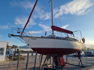 Dufour 31 timón de rueda con Dingui y Fueraborda