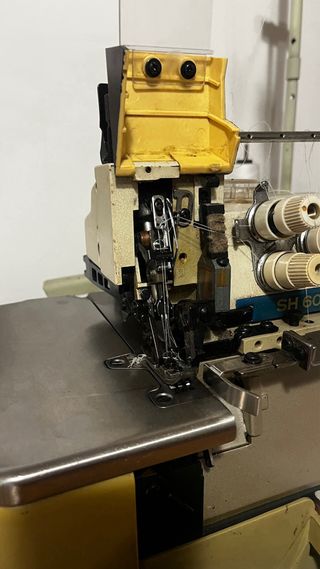 Máquina Overlock SH 6003