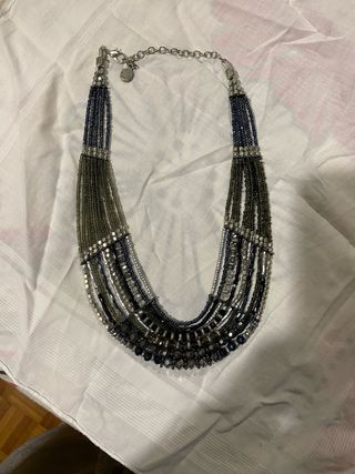 Collar multicapa de cuentas