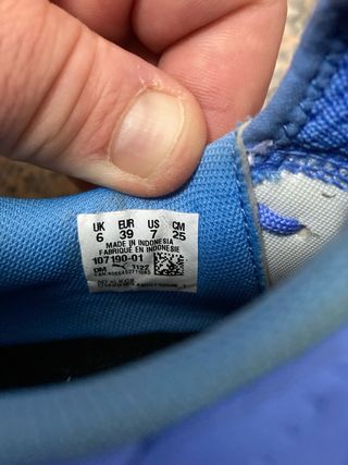 Botas futbol puma de tacos.