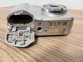 Cámara Digital Nikon Coolpix 2200 Plata