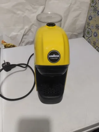 Macchina caffè Lavazza a Modo Mio gialla