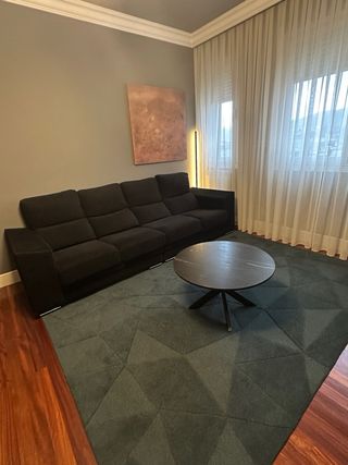 Sofá 4 plazas negro extensible