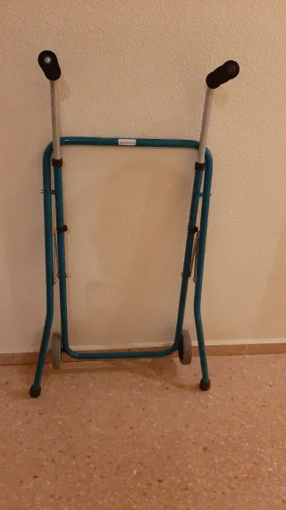 Andador Plegable con Ruedas