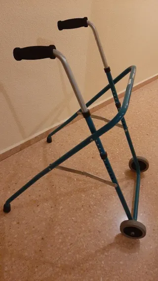 Andador Plegable con Ruedas