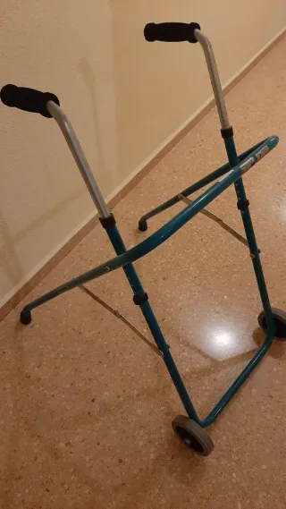 Andador Plegable con Ruedas