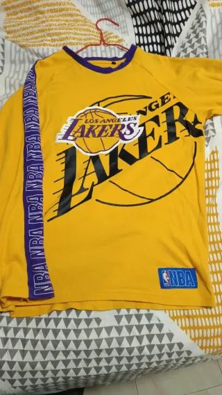 Camiseta McKenzie Negra Baloncesto Champions nueva