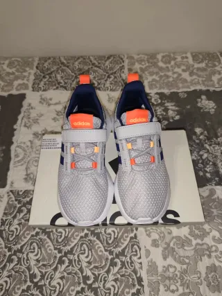Zapatillas niño Adidas Racer TR21 Talla 32 Nuevas