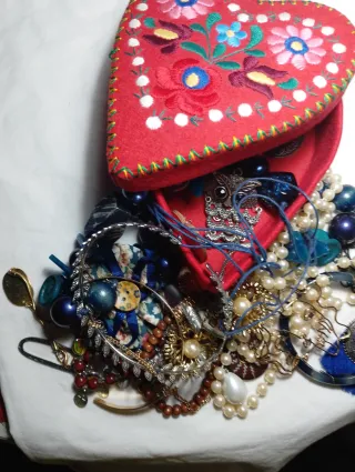 Joyero Corazón  + Joyas