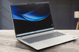 Portátil HP 660 G11 16" TÁCTIL 16Gb RAM, ULTRA 5