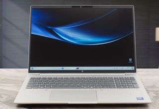 Portátil HP 660 G11 16" TÁCTIL 16Gb RAM, ULTRA 5