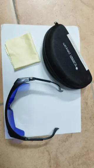 Occhiali protettivi laser 590-690nm