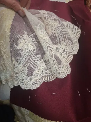 Puntilla de encaje blanco