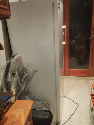 Congelador vertical blanco