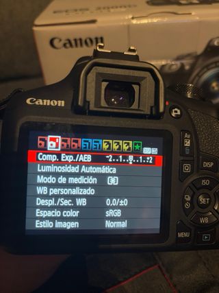 Canon EOS 2000D Kit Cámara Digital