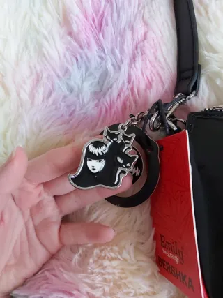 Emily the Strange x Bershka bolso