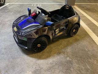 Coche niño a batería con luces. Usado 2 veces