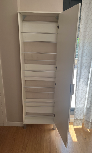 Zapatero blanco con espejo