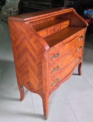 Buró de marquetería de madera