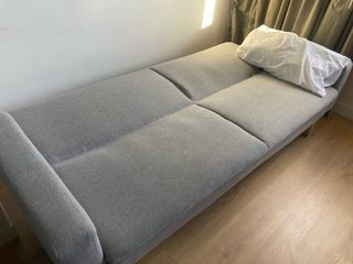 Sofá Cama Gris Tela y Madera