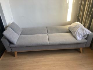 Sofá Cama Gris Tela y Madera