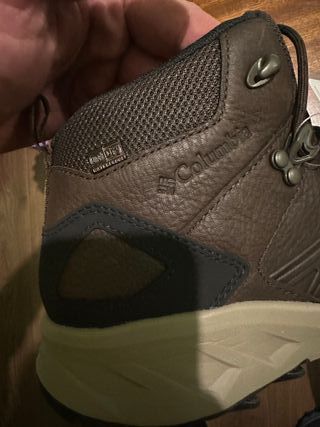 Botas de montaña Columbia Talla 41.5 SIN ESTRENAR