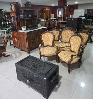 Sillería de nogal estilo Estrada