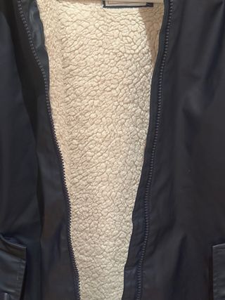 Chubasquero con capucha calentito