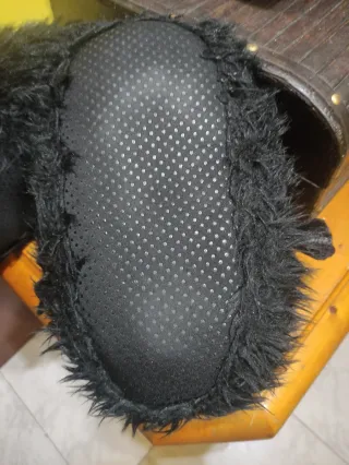 Zapatillas Gorila . Talla 42/43