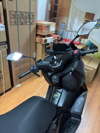 Yamaha XMAX 125 Scooter Nueva