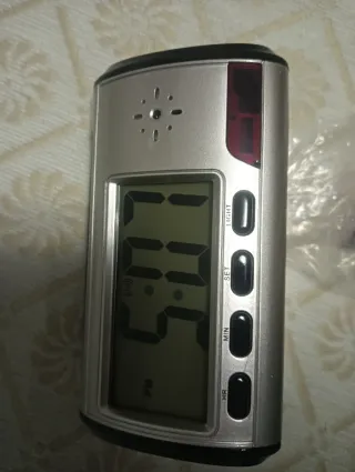 Despertador Espía con Mando y CD