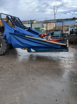 Máquina Cosechadora de Olivas