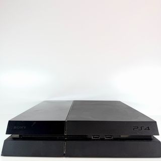 PS4 500GB + Controller + FIFA 14