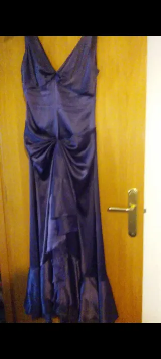 Vestido morado elegante para bodas y fiestas